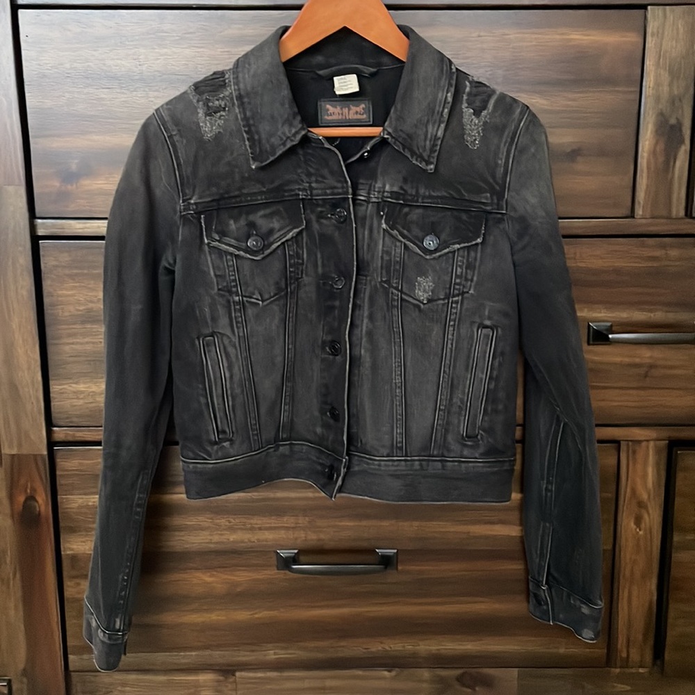 Levi’s dark denim jacket medium